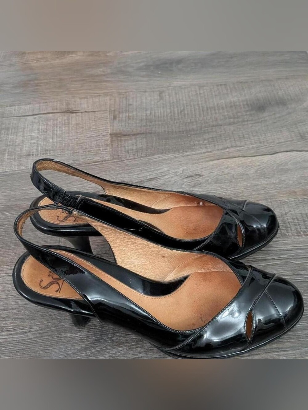 Söfft Black Patent Leather Slingback Kitten Heels